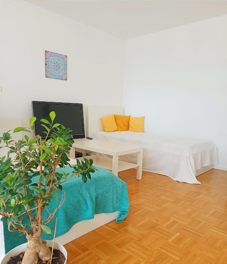 Sonniges 2-Zimmer-Gartenapartment บีทิกไฮม์-บิสซิงเงน ภายนอก รูปภาพ